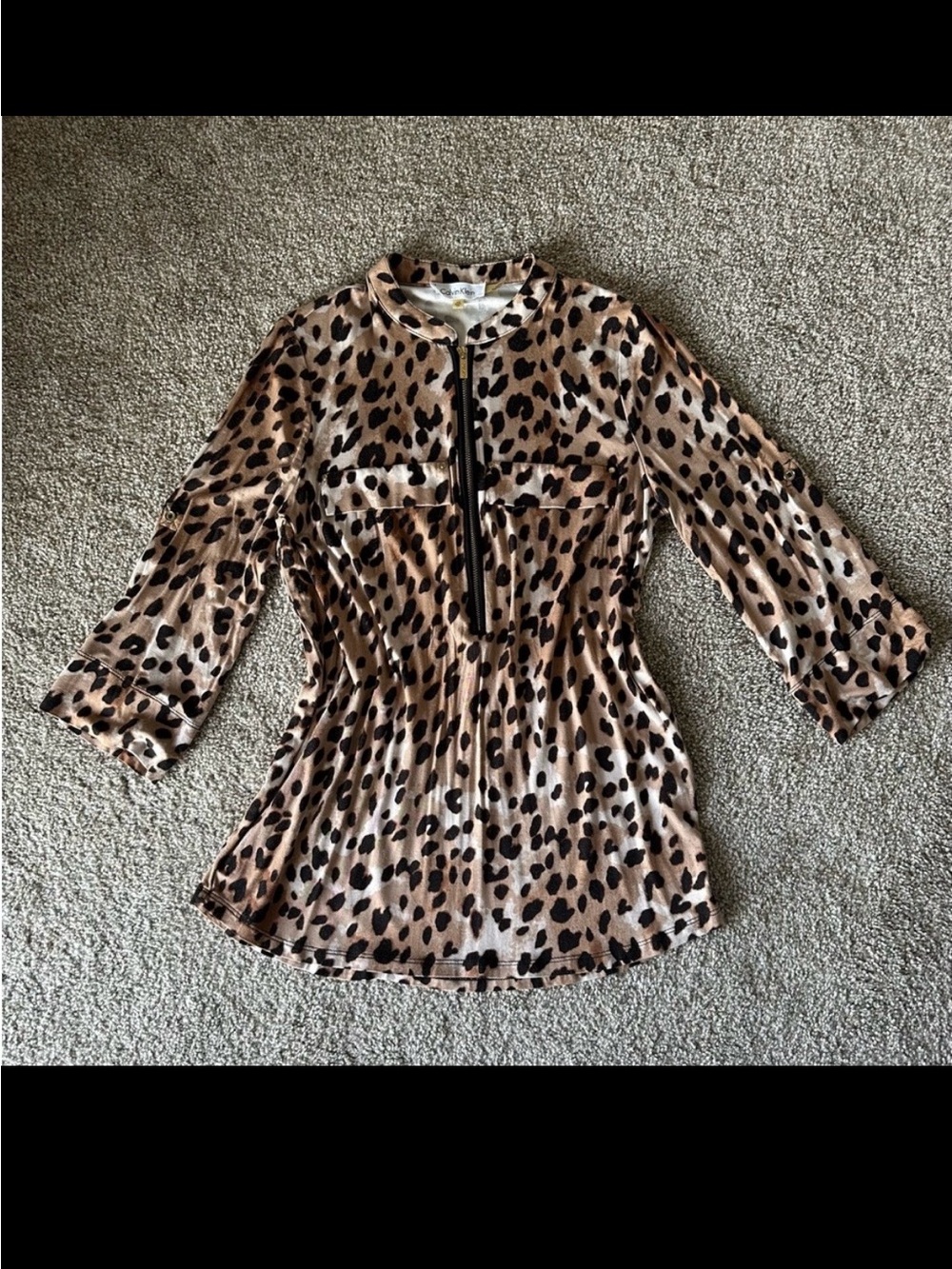 Calvin Klein Leopard Print Blouse XS 3/4 Sleeve Zip Top Chic EUC - Picture 4 of 4